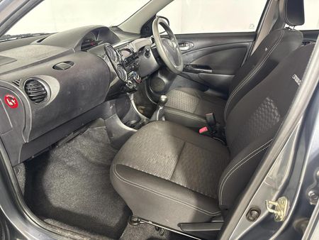 2018-Toyota-Etios-Cross-15-XS-5-dr_8