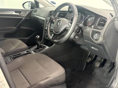 2018-Volkswagen-Golf-VII-10-TSI-Comfortline_9