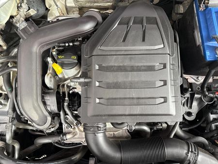 2018-Volkswagen-Golf-VII-10-TSI-Comfortline_12