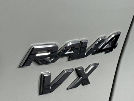 2020-Toyota-RAV4-20-VX-Auto_11
