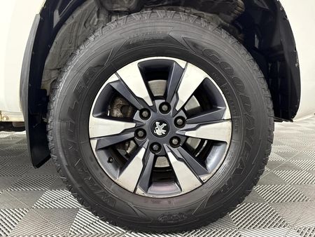 2022-Peugeot-Landtrek-19D-Allure-Double-Cab-Auto_5
