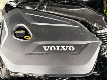 2015-Volvo-V40-T4-Elite-Auto_13