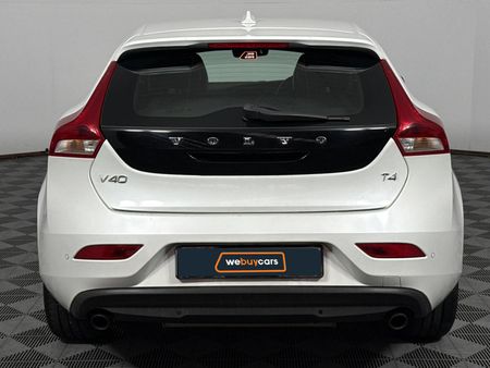 2015-Volvo-V40-T4-Elite-Auto_18