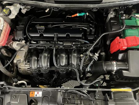 2014-Ford-Fiesta-14-Trend-5-dr_12
