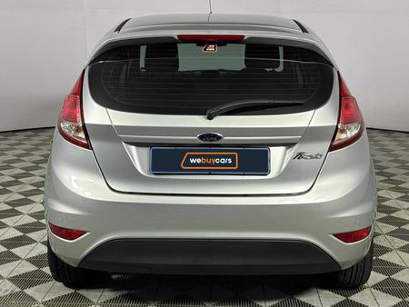 2014-Ford-Fiesta-14-Trend-5-dr_17