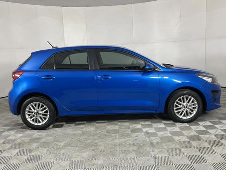 2021-Kia-Rio-14-LX-5-dr_16