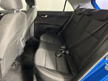 2021-Kia-Rio-14-LX-5-dr_3