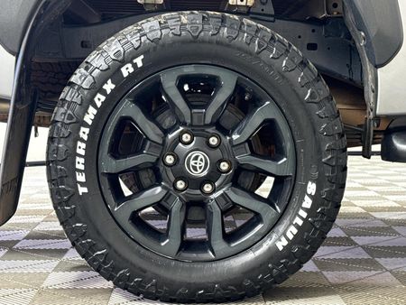 2022-Toyota-Hilux-28-GD-6-Raised-Body-Legend-Auto-Double-Cab_7