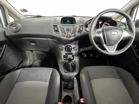 2014-Ford-Fiesta-14-Ambiente-5-dr_1