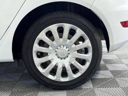 2014-Ford-Fiesta-14-Ambiente-5-dr_6