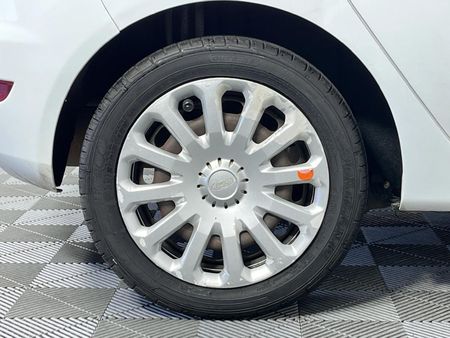 2014-Ford-Fiesta-14-Ambiente-5-dr_7