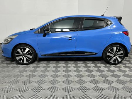 2015-Renault-Clio-IV-900T-Dynamique-5-dr-66kW_18