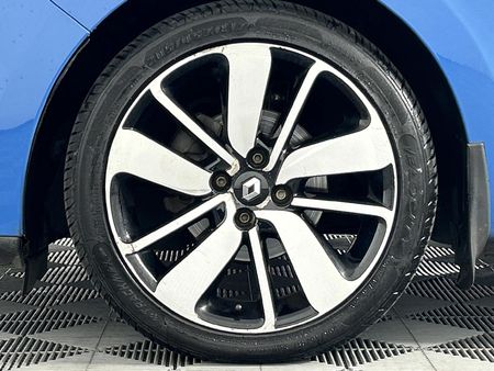 2015-Renault-Clio-IV-900T-Dynamique-5-dr-66kW_4