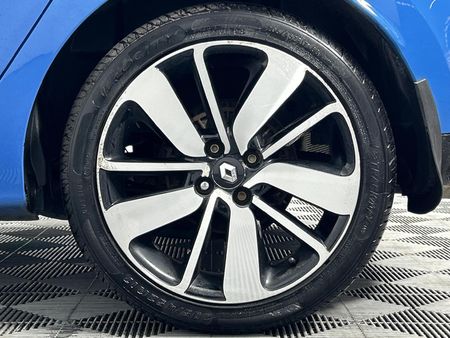 2015-Renault-Clio-IV-900T-Dynamique-5-dr-66kW_6