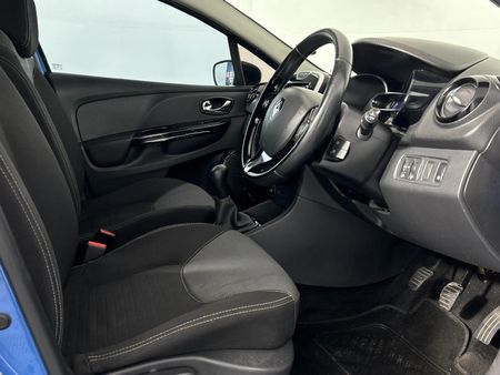 2015-Renault-Clio-IV-900T-Dynamique-5-dr-66kW_8