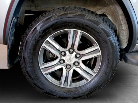 2019-Toyota-Fortuner-24-GD-6-Raised-Body_7
