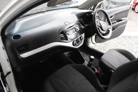 2011-Kia-Picanto-12-EX_15