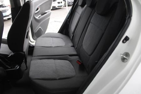 2011-Kia-Picanto-12-EX_17
