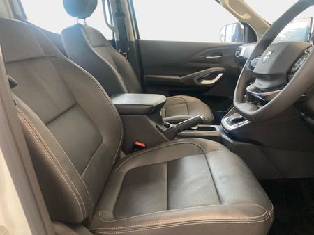 2026-Peugeot-Landtrek-19D-4Action-4x4-Double-Cab-Auto_8