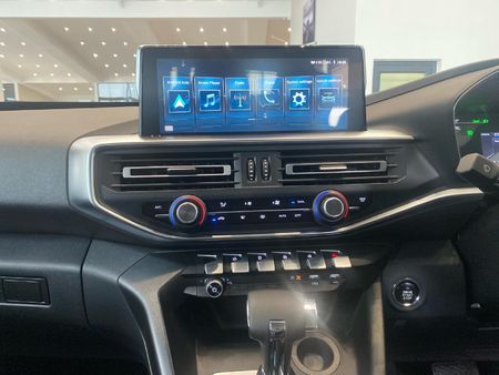 2026-Peugeot-Landtrek-19D-Allure-Double-Cab-Auto_11