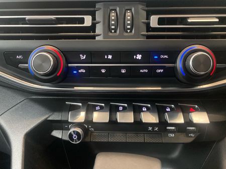 2026-Peugeot-Landtrek-19D-Allure-Double-Cab-Auto_21