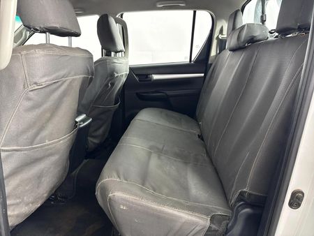 2023-Toyota-Hilux-24GD-6-4x4-Raider-X-Auto-Double-Cab_3
