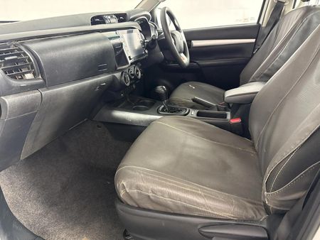 2023-Toyota-Hilux-24GD-6-4x4-Raider-X-Auto-Double-Cab_5