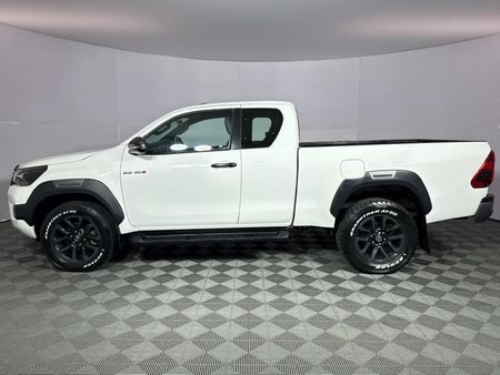 2023-Toyota-Hilux-28-GD-6-Raised-Body-Legend-4x4-Auto-Extended-Cab_14