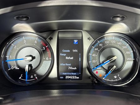 2023-Toyota-Hilux-28-GD-6-Raised-Body-Legend-4x4-Auto-Extended-Cab_1