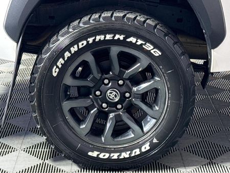 2023-Toyota-Hilux-28-GD-6-Raised-Body-Legend-4x4-Auto-Extended-Cab_5
