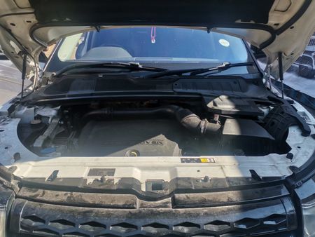 2013-Land-Rover-Range-Rover-Evoque-22-SD4-Dynamic-Diesel-Automatic_17