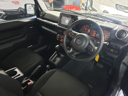 2024-Suzuki-Jimny-15-GLX-Auto_10