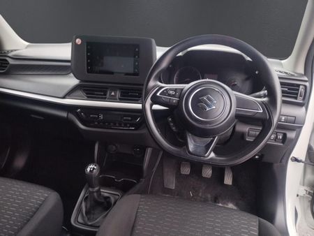 2025-Suzuki-Swift-12-GL_10