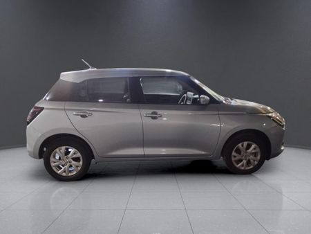 2025-Suzuki-Swift-12-GL_7