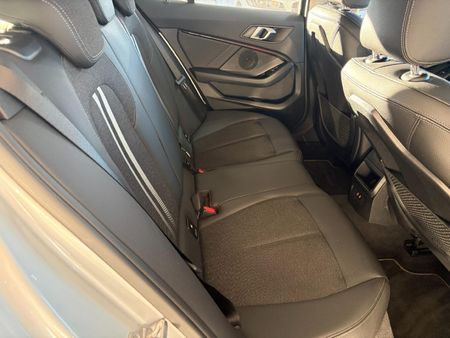2020-BMW-1-Series-118i_11