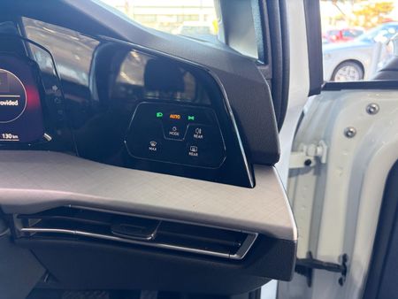 2026-Volkswagen-Golf-14-TSI-Life-Auto-110kw_14