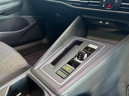 2026-Volkswagen-Golf-14-TSI-Life-Auto-110kw_17