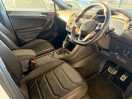 2024-Volkswagen-Tiguan-Allspace-14-TSI-R-Line-DSG-Auto_9