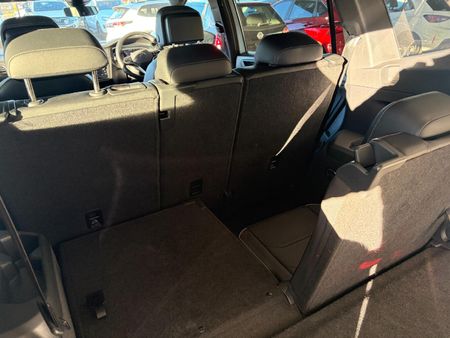 2024-Volkswagen-Tiguan-Allspace-14-TSI-R-Line-DSG-Auto_15