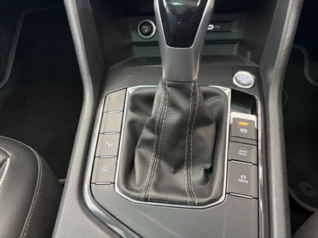 2024-Volkswagen-Tiguan-Allspace-14-TSI-R-Line-DSG-Auto_19