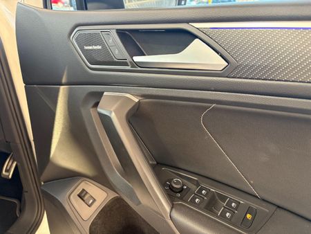 2024-Volkswagen-Tiguan-Allspace-14-TSI-R-Line-DSG-Auto_22