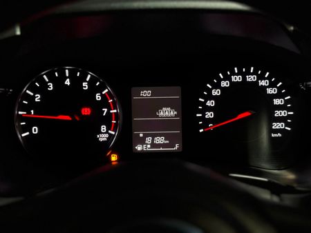 2026-Suzuki-Swift-12-GL_11