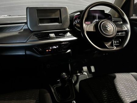 2026-Suzuki-Swift-12-GL_14