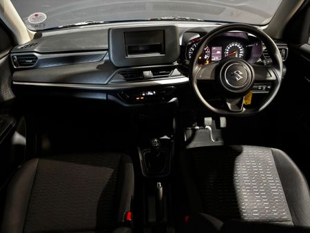 2026-Suzuki-Swift-12-GL_15