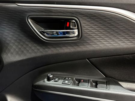 2026-Suzuki-Swift-12-GL_21
