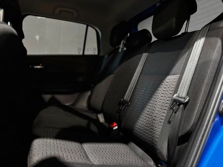 2026-Suzuki-Swift-12-GL_23