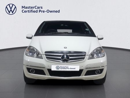 2012-Mercedes-Benz-A-Class-A-180-Avantgarde-Auto_1