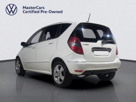 2012-Mercedes-Benz-A-Class-A-180-Avantgarde-Auto_4