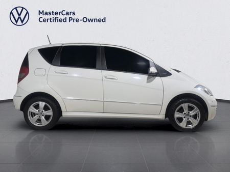 2012-Mercedes-Benz-A-Class-A-180-Avantgarde-Auto_7