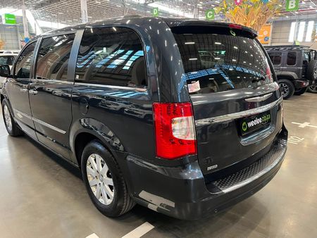2013-Chrysler-Grand-Voyager-28-Limited-Auto_4